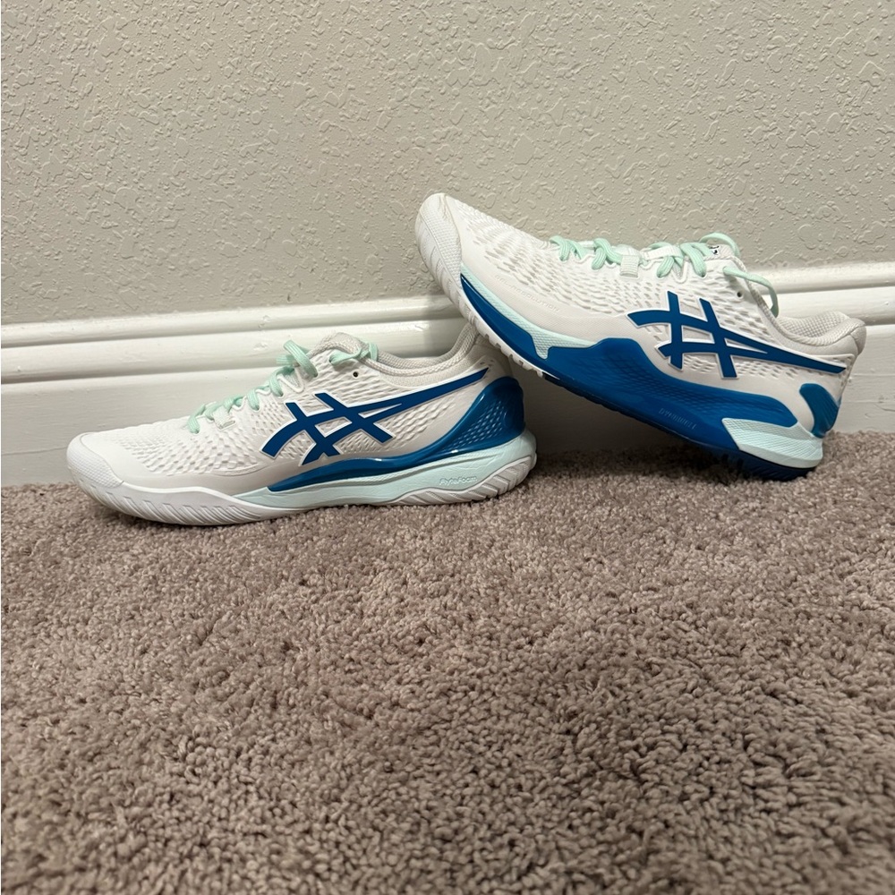 Asics Gel-Resolution 9 Sz-M9 or W10.5